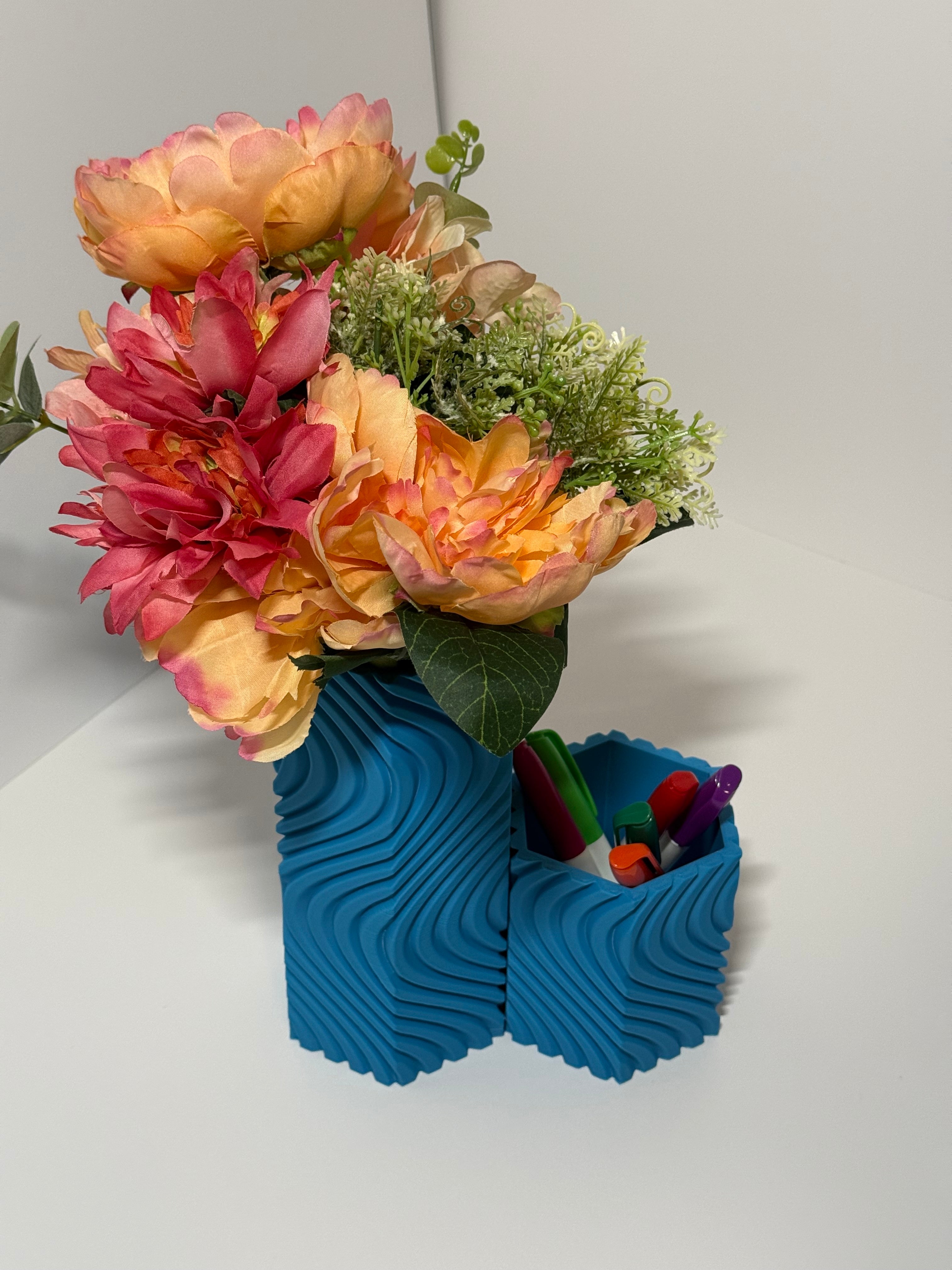 HEXFINITY ORGANIZER VASE